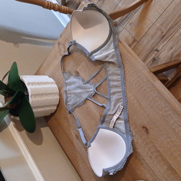 Victoria's Secret Dream Angels Gray Lace  Demi Bra. Size 32DDD - Picture 17 of 17